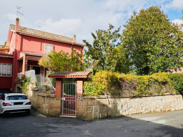 casa indipendente in vendita a Roma in zona Spinaceto