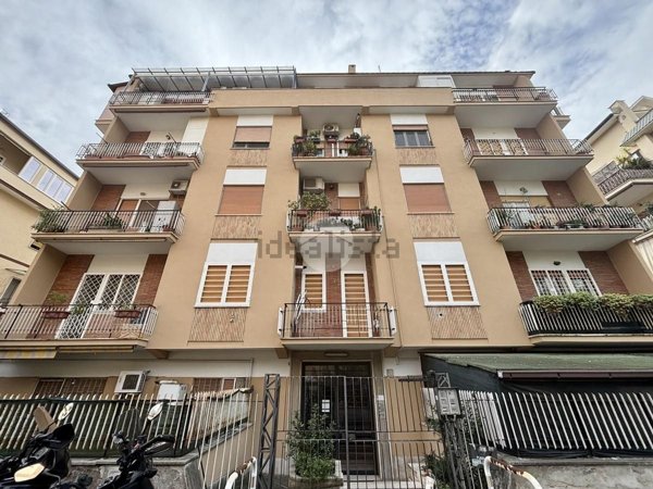 appartamento in vendita a Roma in zona Corviale