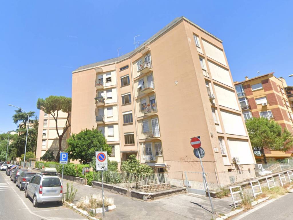 appartamento in vendita a Roma in zona Cinecittà