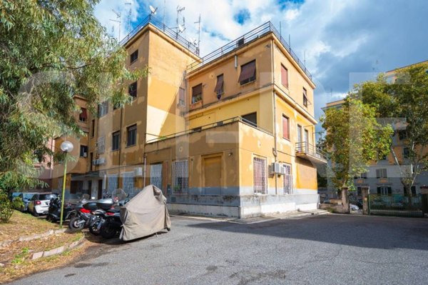 appartamento in vendita a Roma in zona Ostiense