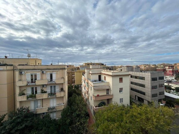 appartamento in vendita a Roma in zona Ostia