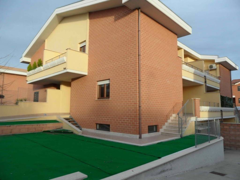 casa indipendente in vendita a Roma in zona Olgiata