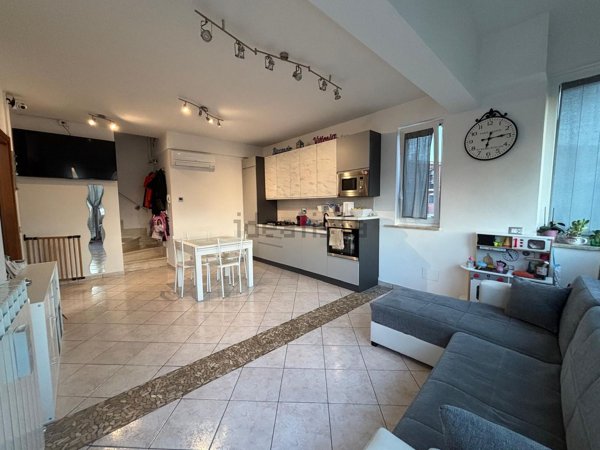 appartamento in vendita a Roma in zona Lunghezza