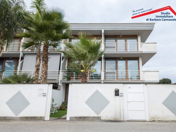 casa indipendente in vendita a Roma in zona Infernetto