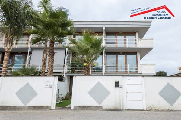 casa indipendente in vendita a Roma in zona Infernetto