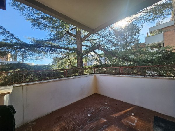 appartamento in vendita a Roma in zona Tomba di Nerone