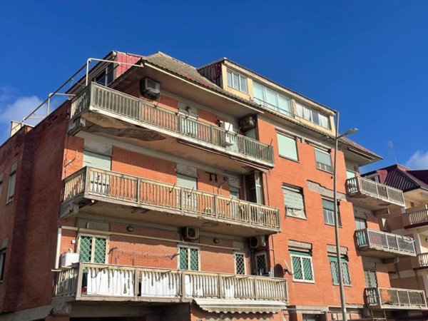 appartamento in vendita a Roma in zona Ostia
