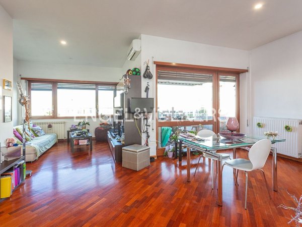 appartamento in vendita a Roma in zona Appio Pignatelli