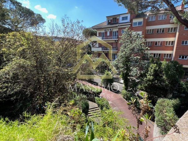appartamento in vendita a Roma in zona Tomba di Nerone