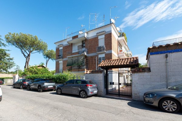 appartamento in vendita a Roma in zona Appio Claudio