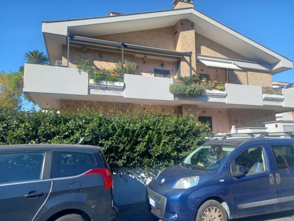 appartamento in vendita a Roma in zona Selva Candida