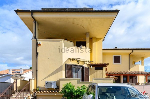 casa indipendente in vendita a Roma in zona Giardini di Corcolle