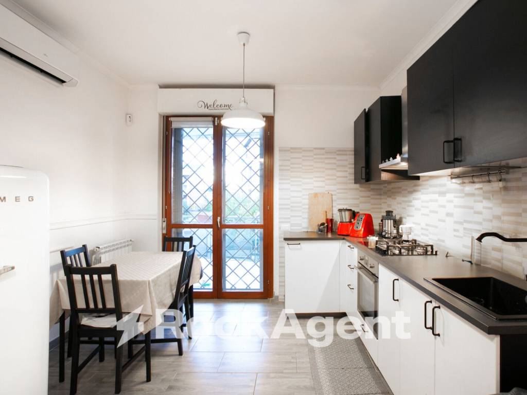 appartamento in vendita a Roma in zona Settecamini