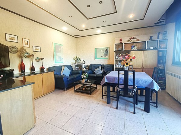 appartamento in vendita a Roma in zona Torre Angela