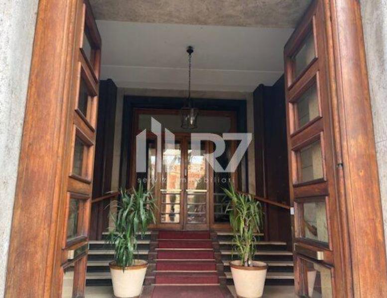 appartamento in vendita a Roma in zona Ostiense