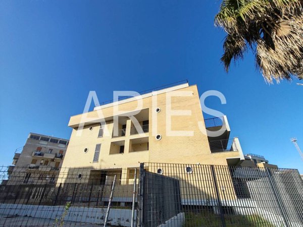 appartamento in vendita a Roma in zona Ostia