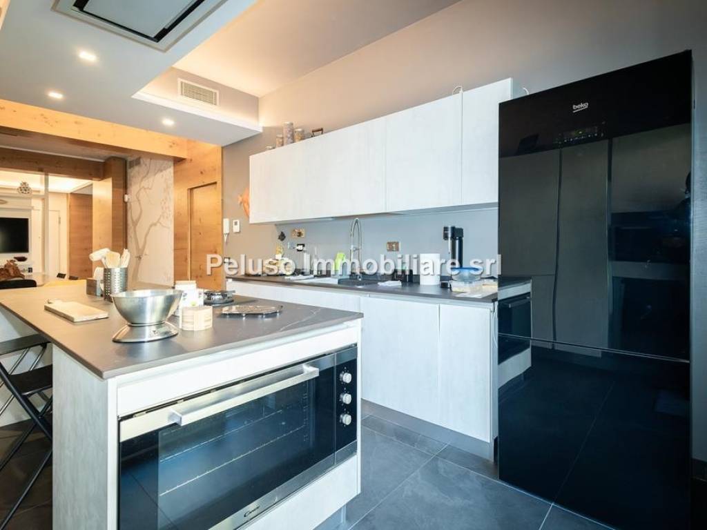 appartamento in vendita a Roma in zona Appio Pignatelli