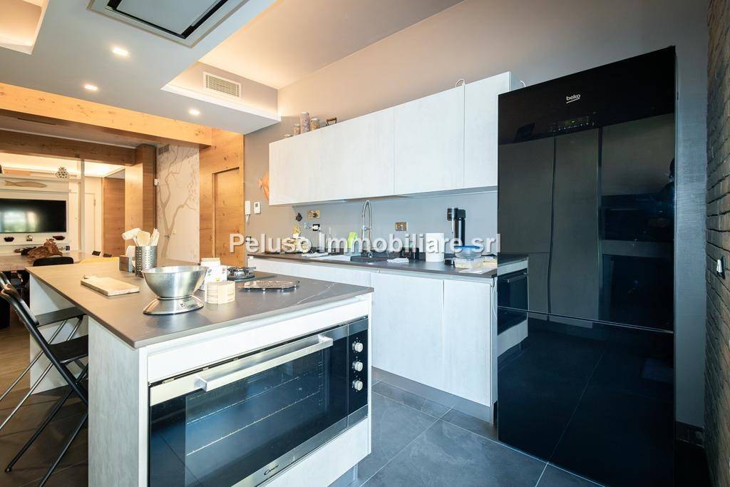 appartamento in vendita a Roma in zona Appio Pignatelli