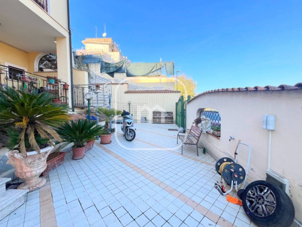 casa indipendente in vendita a Roma in zona Lunghezza