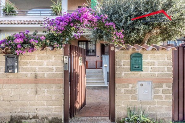 casa indipendente in vendita a Roma in zona Infernetto