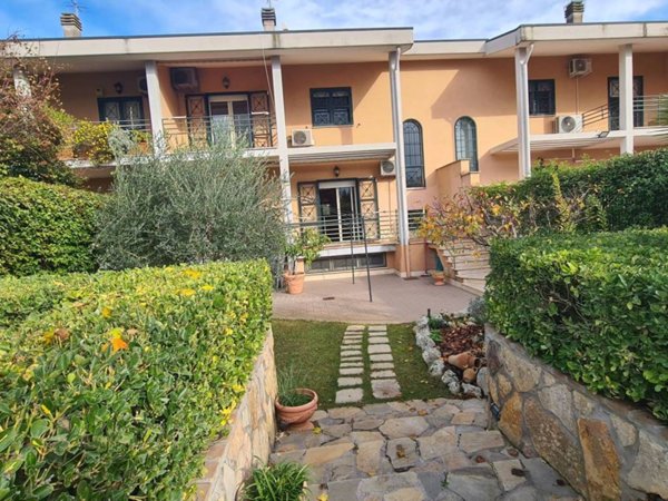 casa indipendente in vendita a Roma in zona Casal Boccone