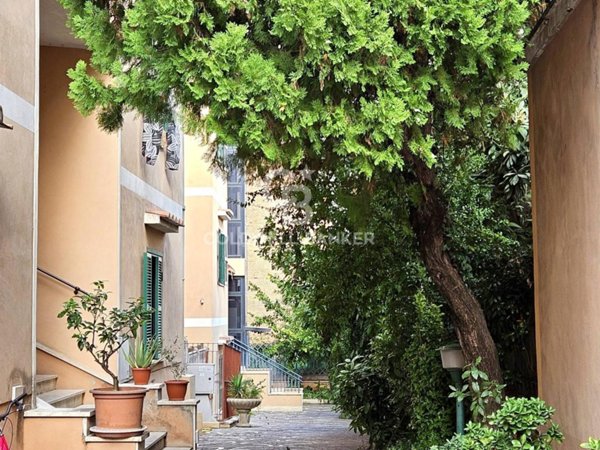 appartamento in vendita a Roma in zona Gianicolense