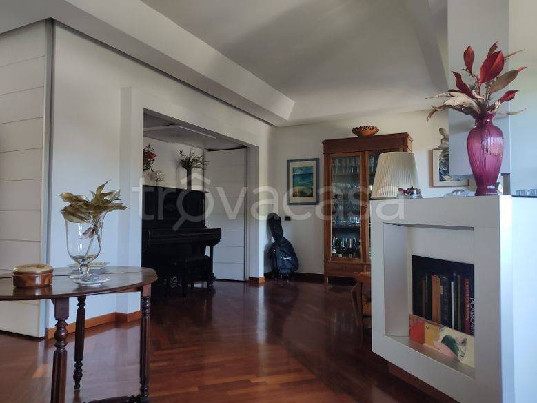 appartamento in vendita a Roma in zona Ostiense