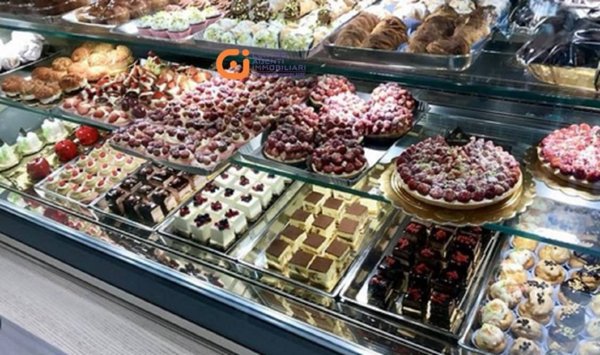 negozio in vendita a Roma in zona Spinaceto