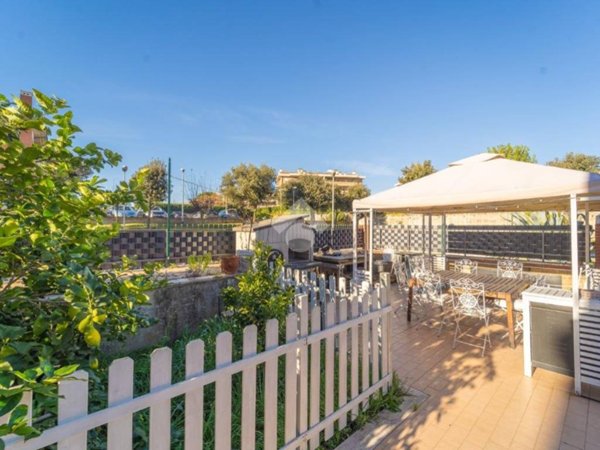 appartamento in vendita a Roma in zona Casal Monastero