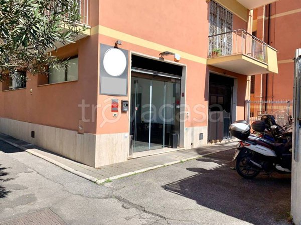 negozio in vendita a Roma in zona Alessandrino
