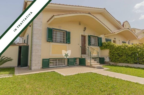 casa indipendente in vendita a Roma in zona Mezzocammino