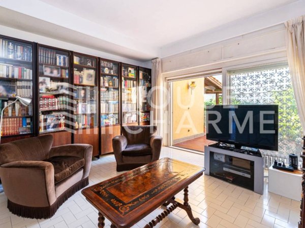 casa indipendente in vendita a Roma in zona Casal Palocco
