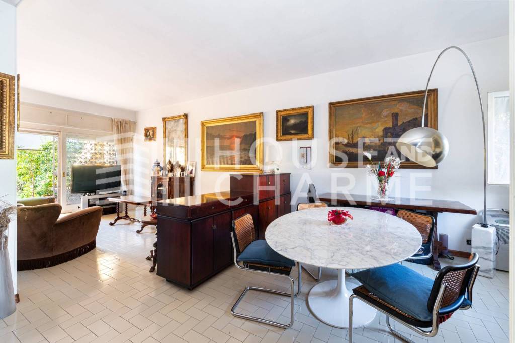 casa indipendente in vendita a Roma in zona Casal Palocco