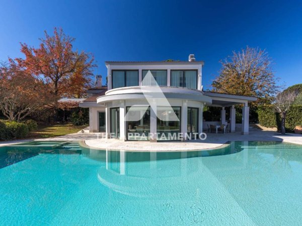 villa in vendita a Roma in zona Olgiata