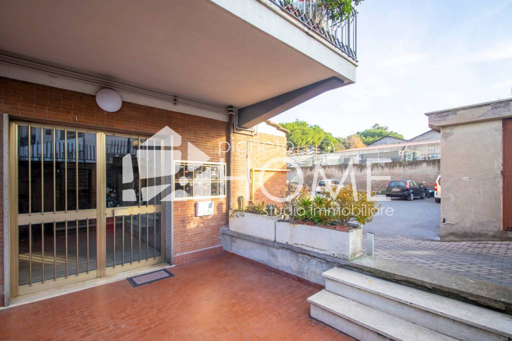 appartamento in vendita a Roma in zona Torre Maura
