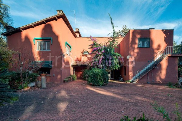 casa indipendente in vendita a Roma