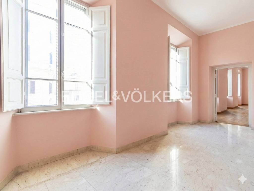 appartamento in vendita a Roma in zona Parione/Sant'Eustachio