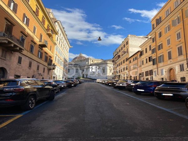 negozio in vendita a Roma in zona Esquilino