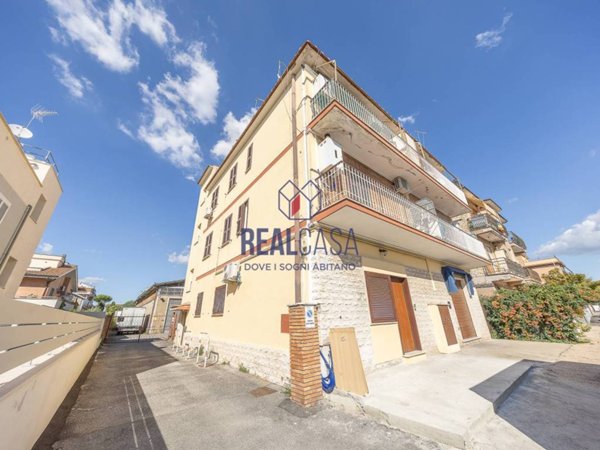 appartamento in vendita a Roma in zona Romanina