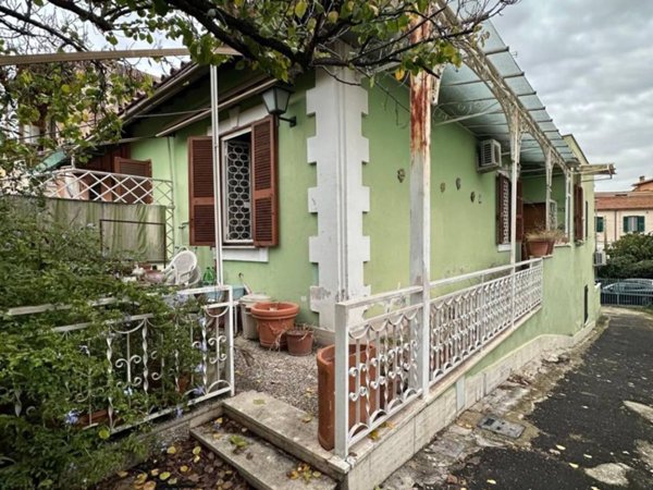 appartamento in vendita a Roma in zona Ponte Mammolo