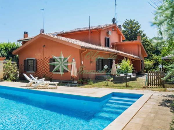 casa indipendente in vendita a Roma in zona Olgiata