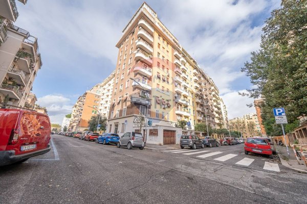 appartamento in vendita a Roma in zona Appio Latino