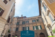 casa indipendente in vendita a Roma in zona Parione/Sant'Eustachio