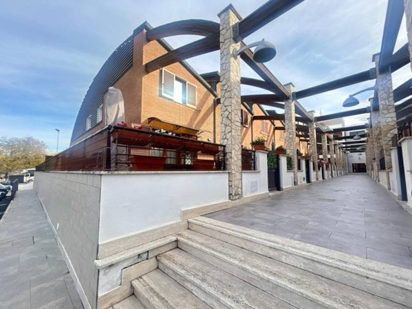 casa indipendente in vendita a Roma in zona Settecamini