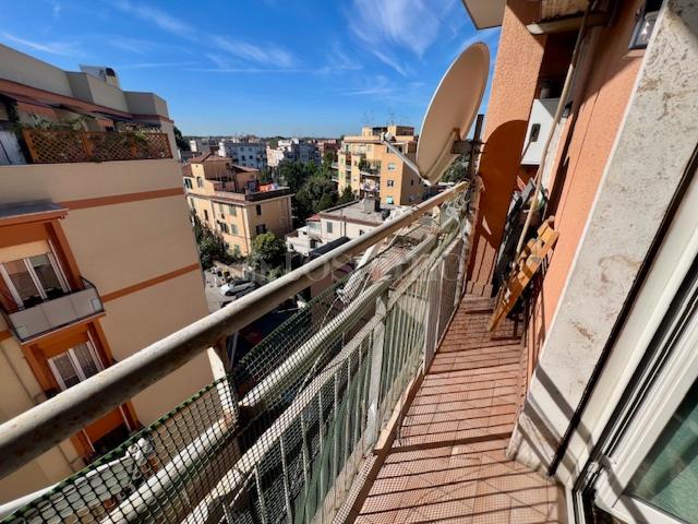 appartamento in vendita a Roma in zona Tuscolano