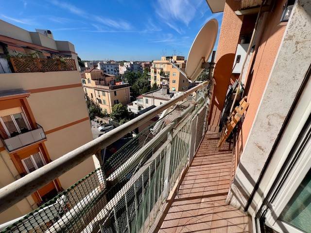 appartamento in vendita a Roma in zona Tuscolano