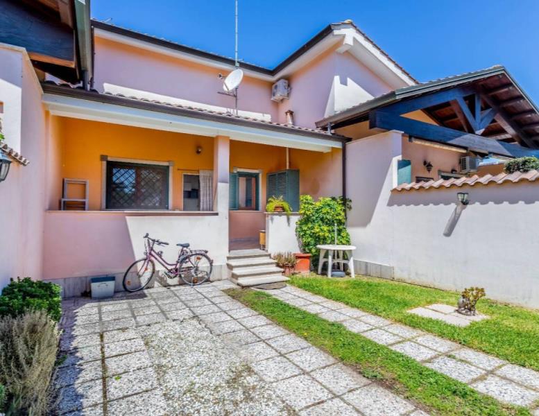casa indipendente in vendita a Roma in zona Ostiense