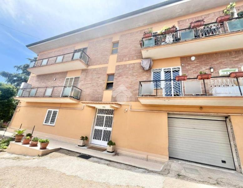 appartamento in vendita a Roma in zona Castel di Leva