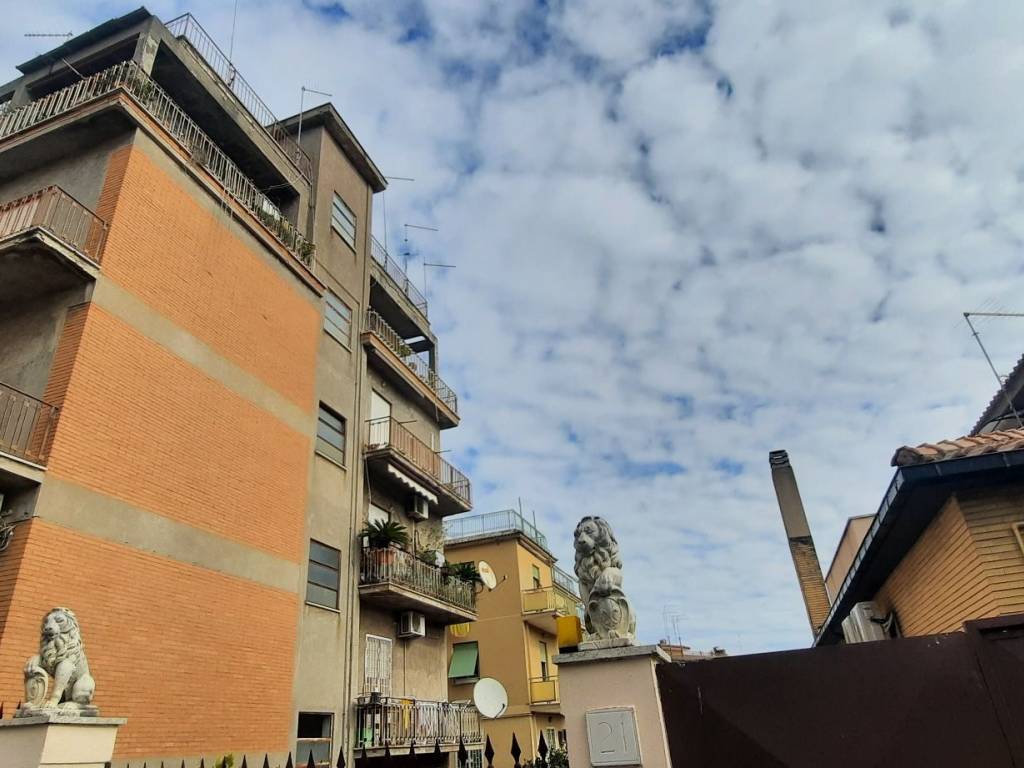 appartamento in vendita a Roma in zona Torre Maura