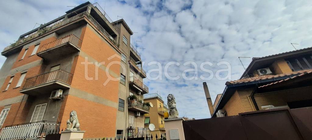 appartamento in vendita a Roma in zona Torre Maura